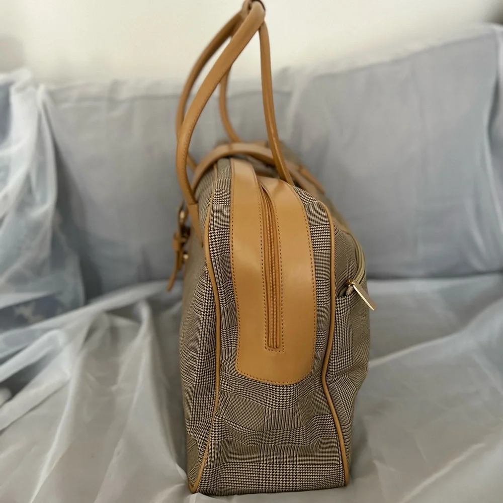 Adrienne Vittadini Vintage travel bag. NWT
